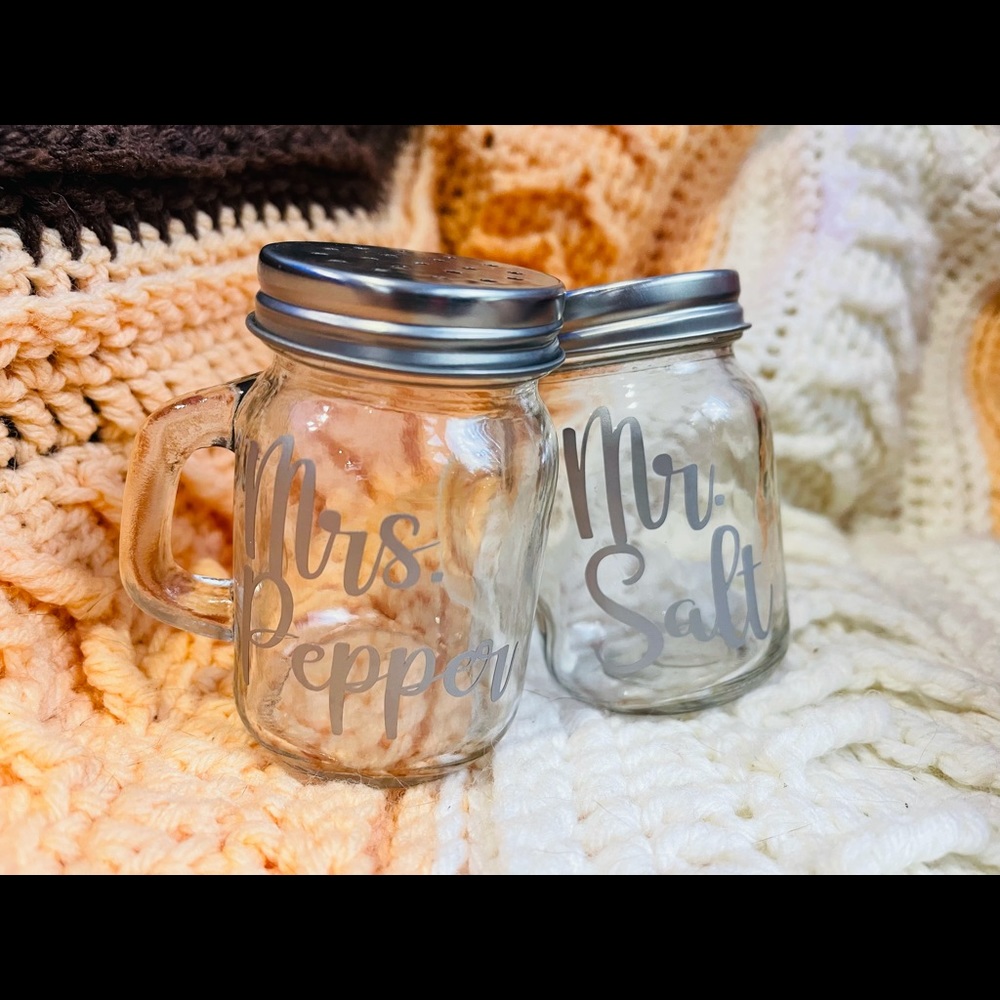 Mr and Mrs salt and pepper.